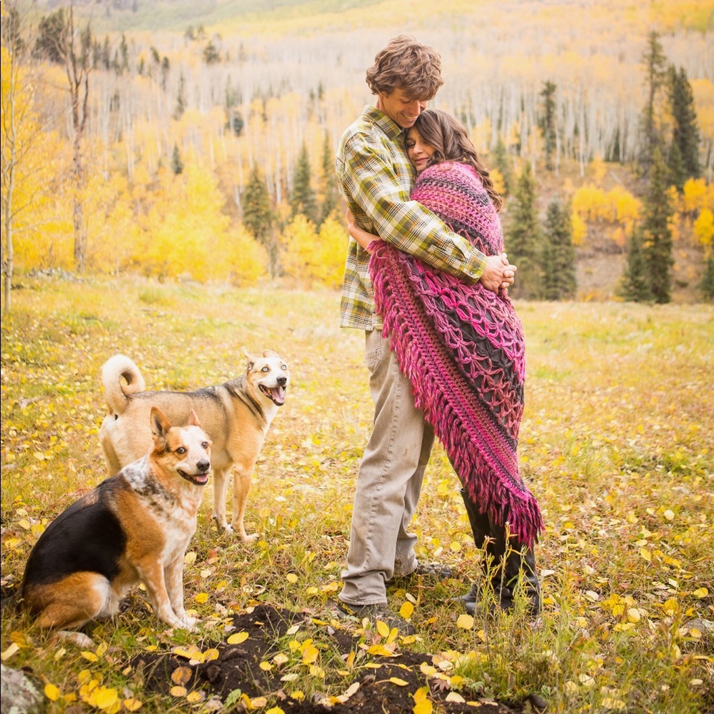 Knitted shawl wrap! Pink/Black/Mauve - Lucky Brand